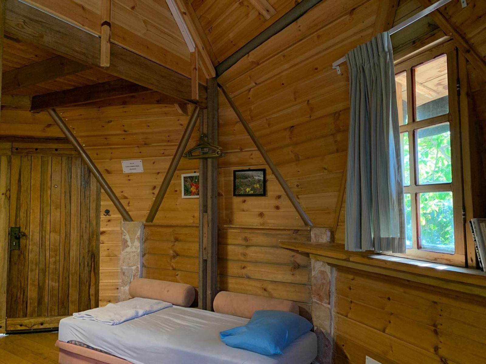 בקתת עץ בחורש במנות - דום גיאודזי - Wooden Cabin In Manot Kültér fotó